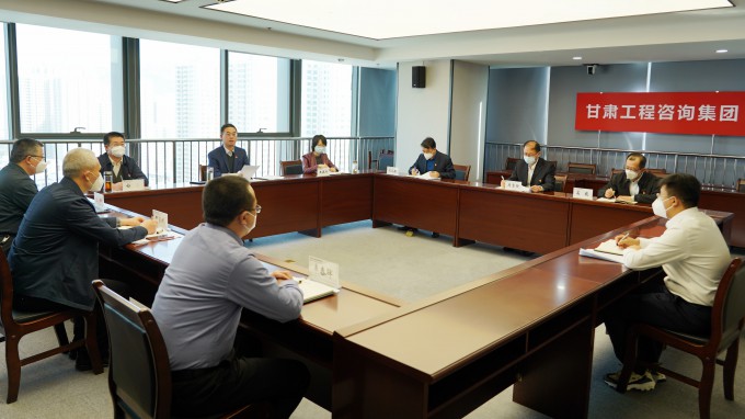 深入学习领会 扎实贯彻落实 金宝慱亚洲体育集团认真学习宣传贯彻党的二十大精神