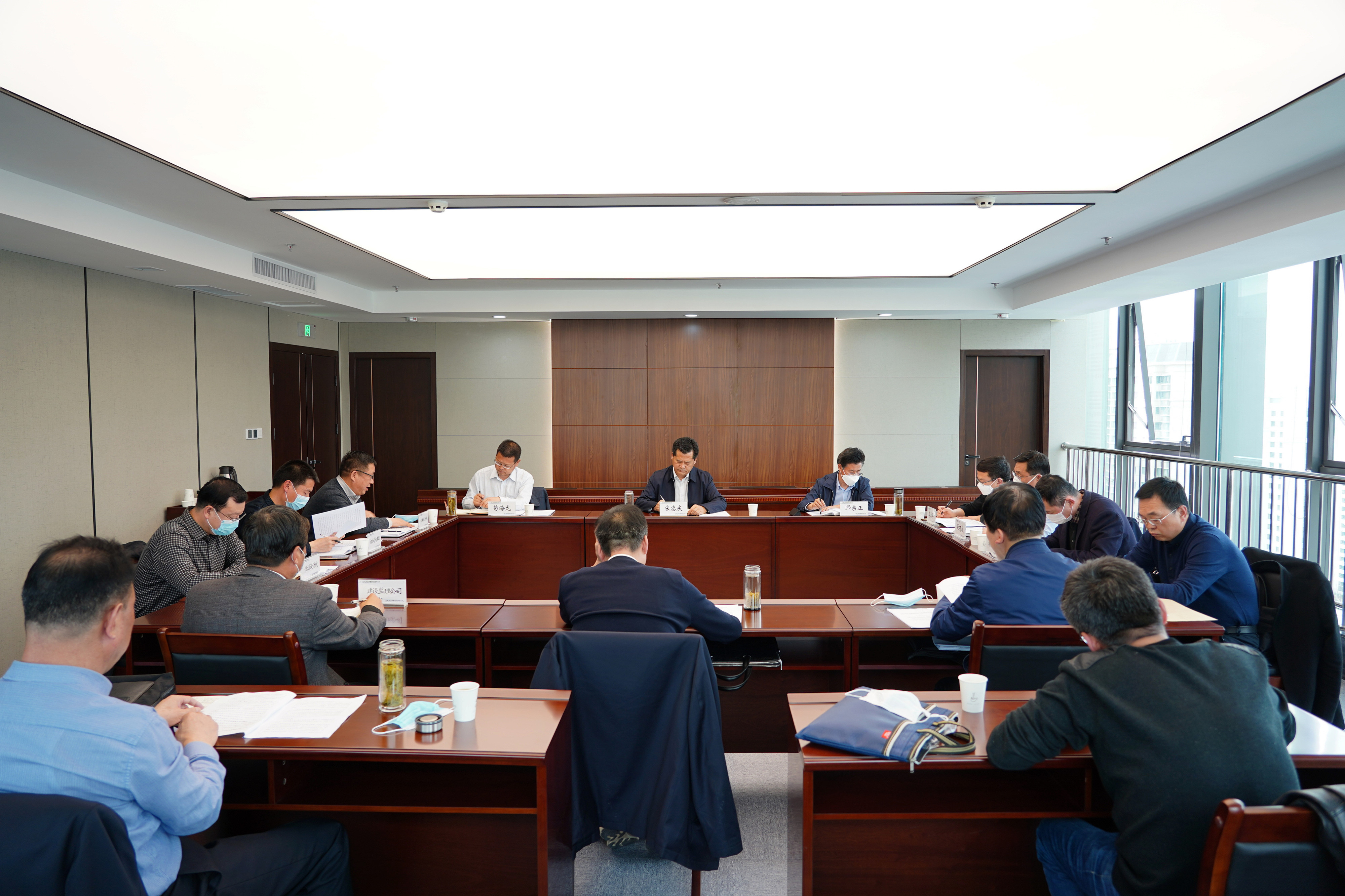 金宝慱亚洲体育集团召开2020年脱贫攻坚帮扶工作专题会