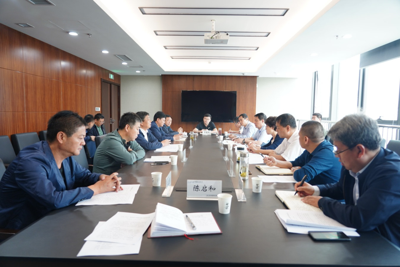 金宝慱亚洲体育集团与文县对接<br/>灾区对口支援工作